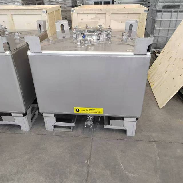Stainless Steel IBC Stackable Food Grade Industrial Bulk Liquid Container Easy Transport Chemical Transportation Equipment 1