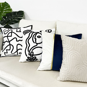 <span class=keywords><strong>Funda</strong></span> De Almohada abstracta decorativa para el hogar de 18x18, <span class=keywords><strong>funda</strong></span> de cojín de impresión Digital de línea suave negra con tubería - Product Image 2