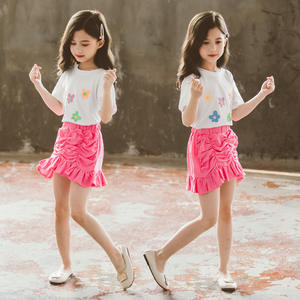 Conjunto de Ropa para Niña, Diseño Moderno y Lindo con Estampado de Flores Coloridas - Product Image 3