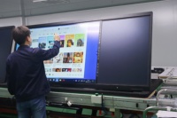 Tableau blanc intelligent OEM ODM avec reconnaissance IA, écran tactile double système 4K Ultra HD pour salles de classe intelligentes et bureaux