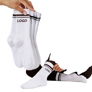 Chaussettes <span class=keywords><strong>de</strong></span> <span class=keywords><strong>sport</strong></span> personnalisées blanches avec semelle en tissu éponge professionnelle, chaussettes <span class=keywords><strong>de</strong></span> <span class=keywords><strong>sport</strong></span> en tissu éponge personnalisées - Product Image 1