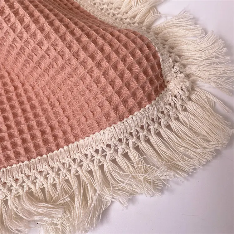 Hot Sell Nordic Style Premium Quality Waffle Hooded Towel Soft Throw Breathable Weave Bed Waffle Cotton Blanket For Baby Adult