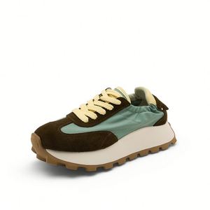 Chaussures de sport pour femmes de haute qualité avec logo personnalisé, chaussures de sport décontractées simples et personnalisables - Product Image 2