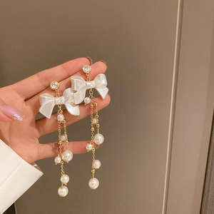 Pendientes de borla con nudo de lazo de mariposa, Pendientes colgantes de perlas de agua blanca chapados en <span class=keywords><strong>oro</strong></span> de aleación - Product Image 2