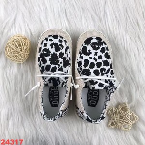 Chaussures en toile pour enfants avec nœud Crâne imprimé vache noir et blanc et motifs vache violet-blanc Chaussures décontractées pour enfants - Product Image 4