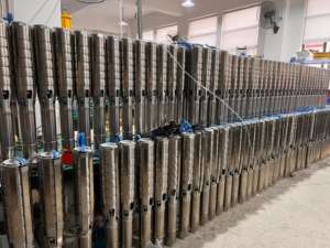 <span class=keywords><strong>Pompe</strong></span> <span class=keywords><strong>à</strong></span> <span class=keywords><strong>eau</strong></span> <span class=keywords><strong>solaire</strong></span> FLY Factory, faible MOQ, 3GCLL3.0/40-48/400, irrigation, <span class=keywords><strong>débit</strong></span> max. 3m³/h, impeller en plastique, <span class=keywords><strong>pompe</strong></span> d'irrigation - Product Image 1