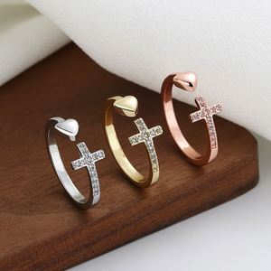 Anillo de boda ajustable con cruz cristiana chapado en platino para mujer, anillo abierto con forma de corazón y diamantes, venta al por mayor - Product Image 1