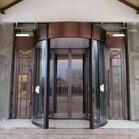 Porte tournante automatique à trois ailes, verre incurvé, acier inoxydable, grande capacité, entrée commerciale, hôtel, complexe hôtelier, diamètre personnalisé
