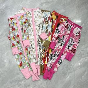 Оптовый ODM-комбинезон унисекс для детей с длинными рукавами, вязаный из бамбукового волокна, с термотрансферным принтом, на двусторонней молнии, осенний - Product Image 3