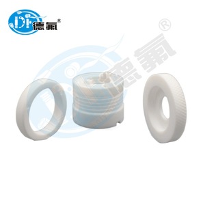Pièces usinées sur mesure en PTFE défluoré pour applications d'étanchéité industrielle - Product Image 5