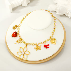 Collana alla Moda con Ciondolo a Fiore, Catene in Acciaio Inossidabile Placcato Oro 18K, Design Anti-Sbiadimento con Sole, Ciliegia, Farfalla e Cuore - Product Image 4