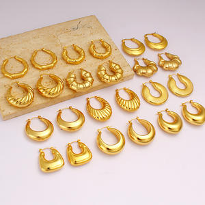 Vente en gros de bijoux fantaisie Boucles d'oreilles en <span class=keywords><strong>acier</strong></span> inoxydable plaqué or 18 carats Boucles d'oreilles tendance multistyles personnalisées pour femmes 2024 - Product Image 1