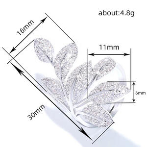 Anello in Oro Bianco con Diamanti T0711, Gioiello di Lusso da Donna per Matrimonio, Diamante Naturale Colore D, Design a Foglia - Product Image 4