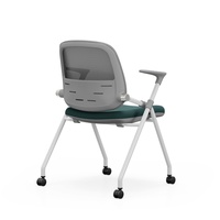 Chaises ergonomiques en acier durable de haute qualité avec un design moderne pour les salles de formation scolaires et les bureaux, dotées d'une fonction pivotante