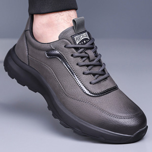 รองเท้าหนังลำลองผู้ชายพื้นหนา ส้นเตี้ย บุนุ่ม ใส่ทำงานได้ รองเท้าทรง Chunky - Product Image 3