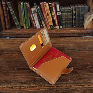 กระเป๋าใส่บัตรเครดิตและพาสปอร์ตแบบมินิมอลกันน้ำ ทำจากหนังแท้ Boshiho น้ำหนัก 65 กรัม - Product Image 6