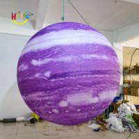 Le géant annoncent le modèle gonflable gonflable de Jupiter de planète pour l'exposition carrée de musée