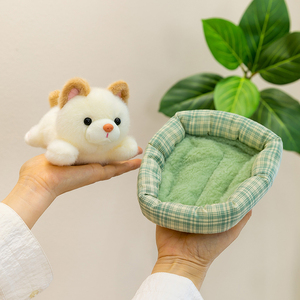 En gros, Mini jouet en peluche pour chien et chat, compagnon <span class=keywords><strong>de</strong></span> bureau, design séparable, avec lit pour animaux en grille, <span class=keywords><strong>d</strong></span>écoration <span class=keywords><strong>de</strong></span> bureau, cadeau pour enfants - Product Image 3