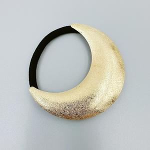 Coletero Minimalista con Geometría Lunar, Banda Elástica con Detalle de Aleación, Accesorio para el Cabello Elegante para Uso Diario - Product Image 5