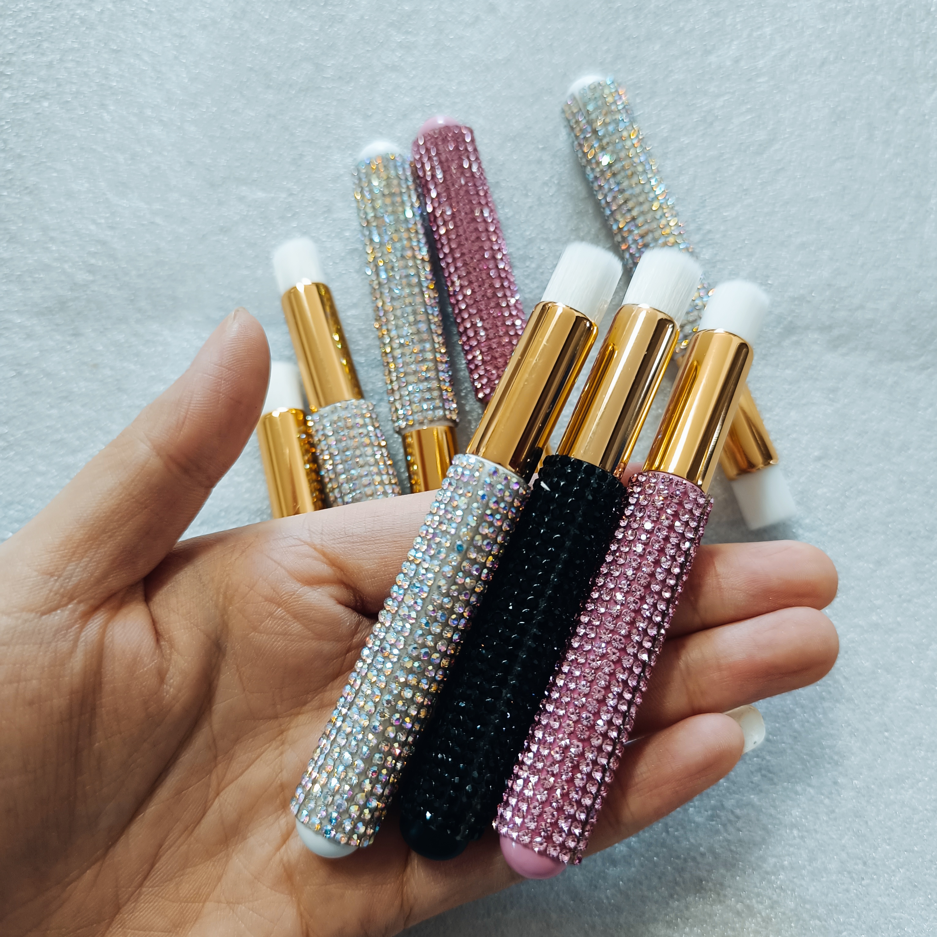 Random color cleaning brush