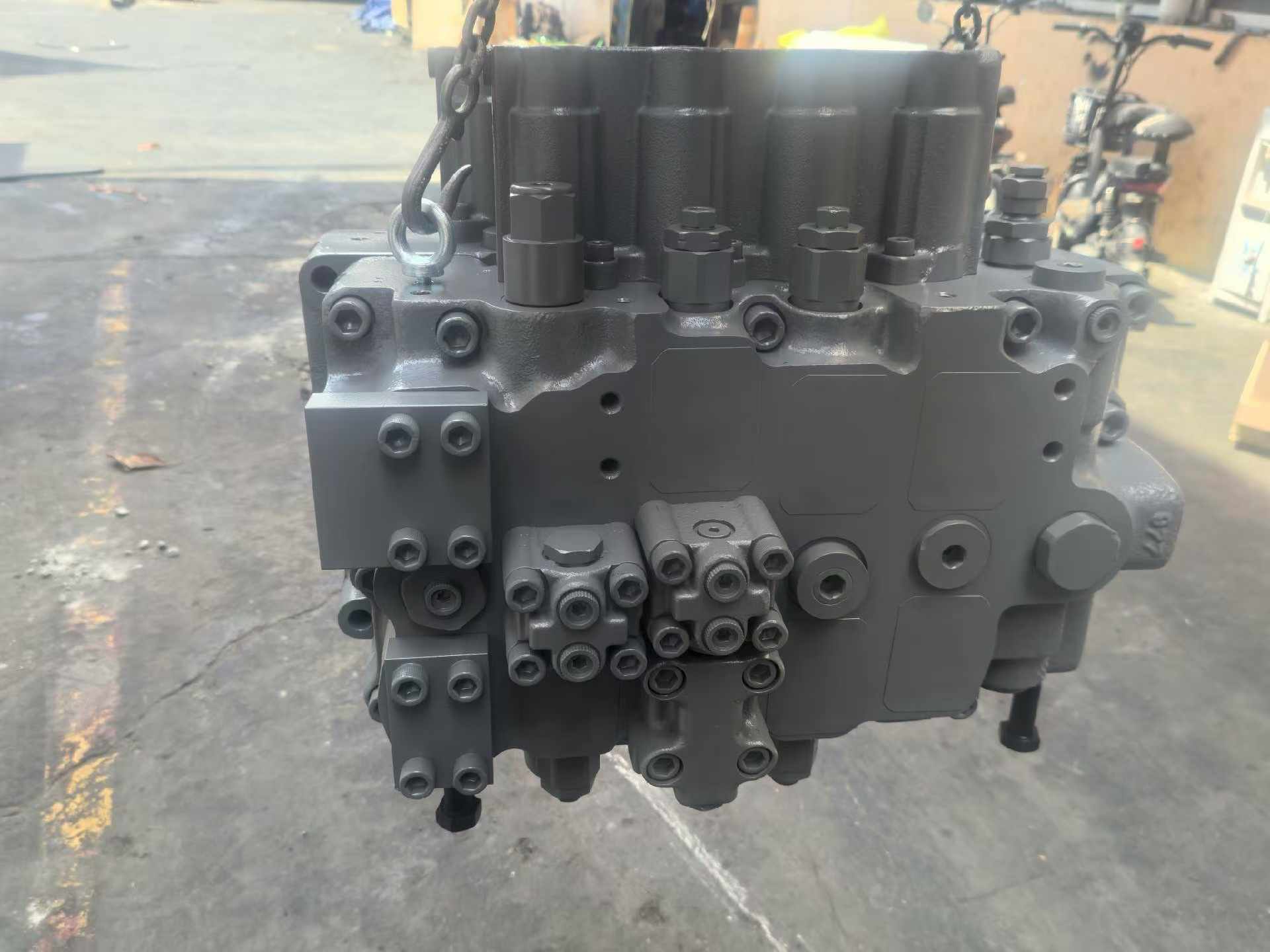 Hydraulic Control Valve ZX200 3 - Hitachi Excavator Parts