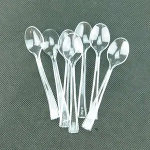 一次性塑料透明小勺子用于调味