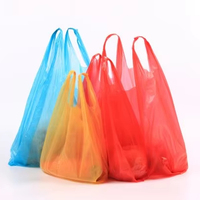 Sacs en plastique PE personnalisés en gros pour l'emballage alimentaire et domestique, sacs de courses type T-shirt pour le travail et l'usage quotidien