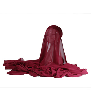 Foulard ethnique tendance en mousseline de polyester aérienne, idéal pour la superposition ou à porter seul - Product Image 1
