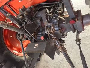 รถแทรกเตอร์ขับเคลื่อน4x4ล้อสำหรับรถแทรกเตอร์ฟาร์มขนาดเล็กมือสอง Kubota 704 Kubota 6040 M704K 4WD สำหรับการเกษตร70hp รถแทรกเตอร์ขับเคลื่อน4ล้อ - Product Image 5