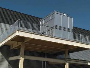 Tour <span class=keywords><strong>de</strong></span> <span class=keywords><strong>refroidissement</strong></span> à flux croisé fermée, condenseur évaporatif à ammoniac et fréon avec unité <span class=keywords><strong>de</strong></span> transfert <span class=keywords><strong>de</strong></span> chaleur à haut rendement, ventilateur et pompe - Product Image 4