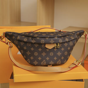 Sac à bandoulière à motif géométrique en matériau PU de haute qualité. La doublure intérieure est en polyester. Il convient à un usage quotidien.04 - Product Image 2