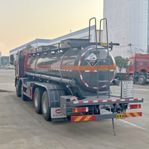 Camión Cisterna para Líquidos Químicos FAW 8x4, Tanque de 20 CBM de Acero Inoxidable con Revestimiento de PE para Transporte Industrial de Productos Corrosivos - Product Image 3