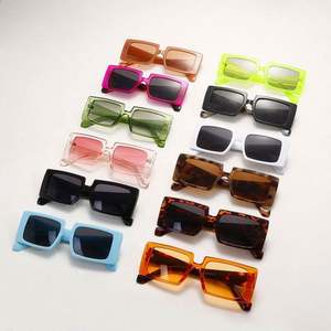 Lunettes de soleil rectangulaires vintage personnalisées avec logo, vente en gros à bas prix, protection UV400, petites lunettes carrées pour femmes 2021 - Product Image 4