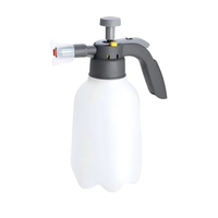 Pulvérisateur à pression Horyard blanc 2L en PE/PP, robuste, durable, écologique, alimenté par l'eau, avec buse à mousse pour l'arrosage du jardin