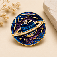 Épinglette personnalisée Galaxie Saturne en émail dur scintillant plaqué or, badge de revers Planète Spatiale pour cadeaux, événements et promotions