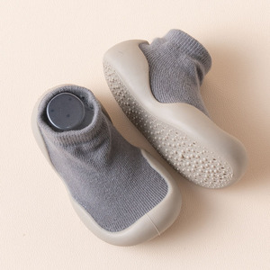 Nouvelle collection de printemps chaussures de couleur unie pour tout-petits semelle souple chaussettes de sol pour bébé antidérapantes et résistantes à l'usure pour enfants - Product Image 2