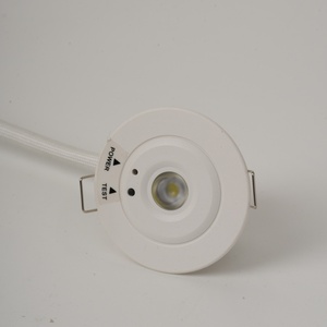 Özelleştirilmiş Yüksek Lümenli JUNAN Marka Acil Durum LED Tavan Spot Lambası 3 Saat Pil Yedeklemeli 6000K IP30 <span class=keywords><strong>3W</strong></span> Gömme Aydınlatma 2 Yıl Garantili - Product Image 2