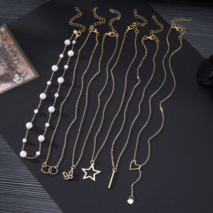 Collier Pendentif Multicouche Plaqué Or Tendance avec Cœur, Pentagramme, Papillon et Perle d'Imitation Géométrique pour Femme Bijoux - Product Image 3
