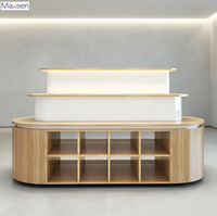 Comptoir de présentation rectangulaire multicouche personnalisé Maxsen, écologique, poli, en bois, pour magasin, avec éclairage LED