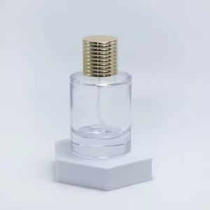 Botella de Perfume Personalizada Transparente en Forma de Cilindro con Pulverizador, 30ml 50ml, Botella de Perfume Vacía de Vidrio de Lujo con Tapa Dorada - Product Image 6