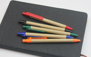 Bolígrafos Retráctiles Personalizados Simply Genius - Tinta Negra para Oficina, Escuela, Diarios y Más, Material Reciclado Ecológico - Product Image 3