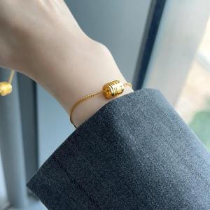 Nuevo Collar con Letras Doradas de Estilo Antiguo 2025 para Mujer, Diseño Minoritario de Lujo Ligero, Combinable con Todo, Regalo Ideal - Product Image 2