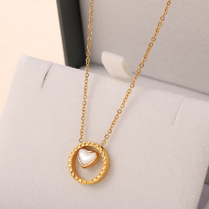 Collar con colgante de concha de agua dulce de acero inoxidable, estilo europeo americano, chapado en oro de 18 quilates, con forma de corazón, para mujer, regalo. - Product Image 3