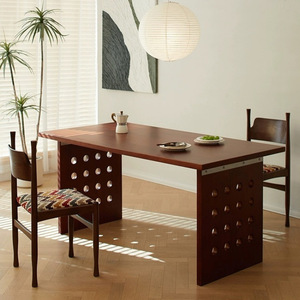 โต๊ะรับประทานอาหารไม้เนื้อแข็งแบบวินเทจ ดีไซน์ทรงสี่เหลี่ยมผืนผ้า แข็งแรง ทนทาน เหมาะสำหรับใช้ในห้องรับประทานอาหารที่บ้าน - Product Image 1