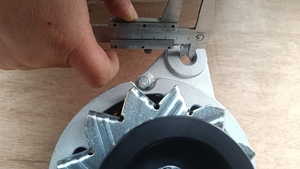 Composants d'équipement de construction compatibles LGMC 8-98092116-1 Alternateur 4HK1 Pièces de machines de construction directes d'usine - Product Image 3