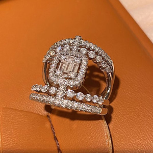 Anello con Zirconi Stile Corte Francese per Donne, Gioiello Elegante e di Lusso per Feste, Idea Regalo - Product Image 5