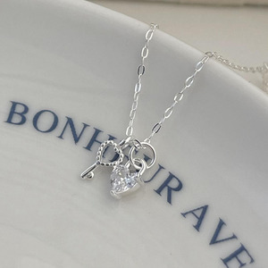 Collar con colgante en forma de corazón y llave de circón CZ de Plata de Ley 925 para mujer, joyería para fiesta y boda - Product Image 3