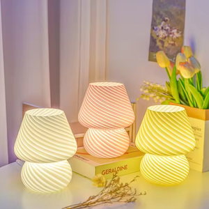 Lampe de chevet créative moderne simple en verre, design champignon, alimentée par USB, multicolore, pour chambre, <span class=keywords><strong>bureau</strong></span> et salle <span class=keywords><strong>d</strong></span>'étude - Product Image 1