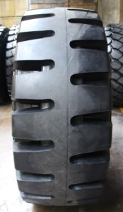 Vente flash pneus radiaux HILO MWS+ 23.5R25 ** L5 pour bulldozer et niveleuse 23.5R25 - Product Image 4