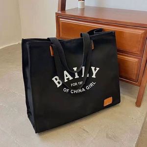 Bolsa de Mano de Algodón No Tejido de Gran Capacidad, Personalizada y de Lujo para Mujer, Reutilizable, con Logotipo y Diseño Personalizados, Hecha de Lona - Product Image 2